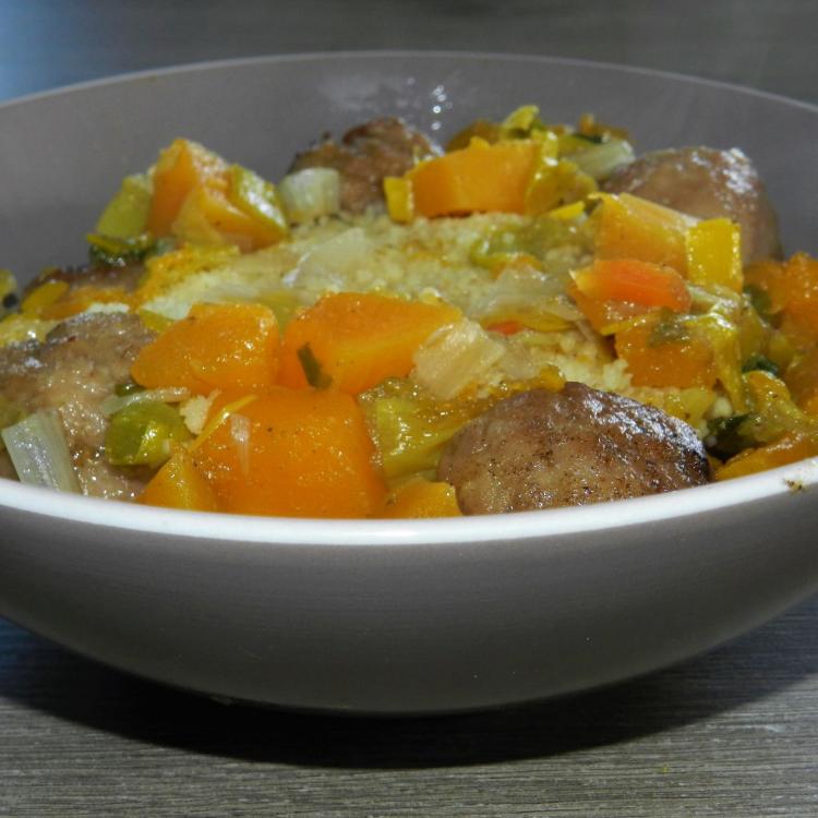COUSCOUS AUX BOULETTES ET SES LÉGUMES ÉPICÉS