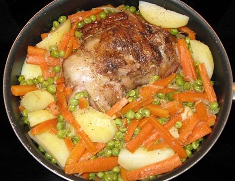 Epaule d agneau mijotee et sa jardiniere de legumes