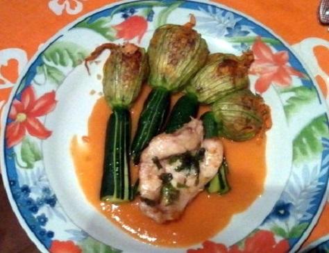 Filets de rascasse rotis aux fleurs de courgettes farcies sauce crustacee