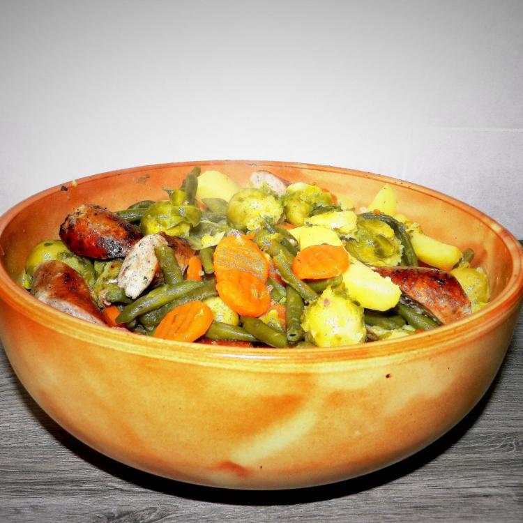 Potee aux petits choux haricots carottes et saucisses