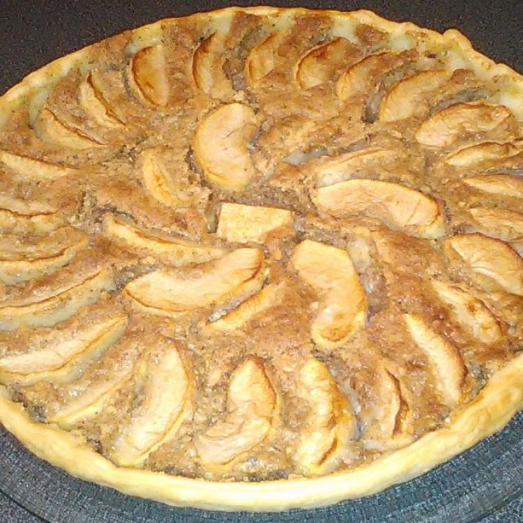 Tarte aux pommes a la creme de pralin aux epices