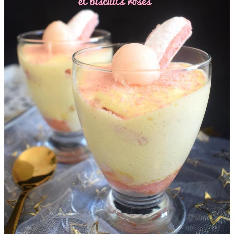 Tiramisu aux litchis et biscuits roses